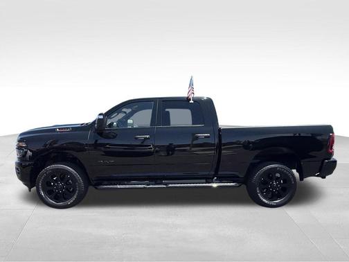 Diamond Black Crystal Pearlcoat 2025 RAM 2500 Big Horn Crew Cab 4x4 6'4' Box