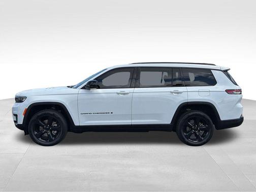 Bright White Clearcoat 2023 Jeep Grand Cherokee L Altitude