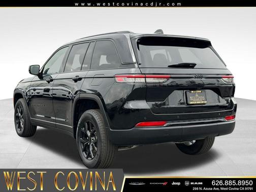 Diamond Black Crystal Pearlcoat 2025 Jeep Grand Cherokee Altitude