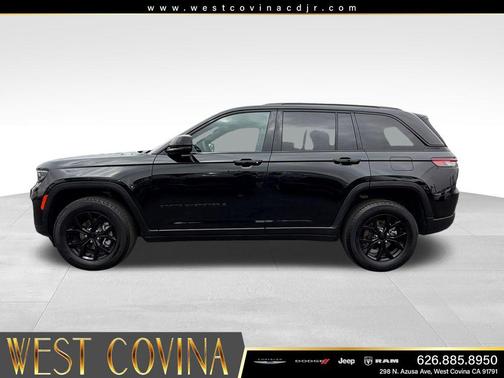 Diamond Black Crystal Pearlcoat 2025 Jeep Grand Cherokee Altitude