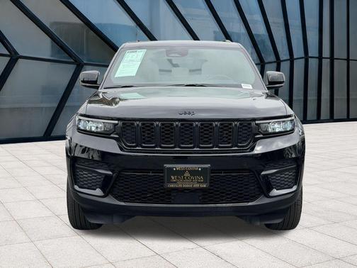 Diamond Black Crystal Pearlcoat 2025 Jeep Grand Cherokee Altitude