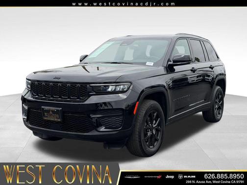 Diamond Black Crystal Pearlcoat 2025 Jeep Grand Cherokee Altitude