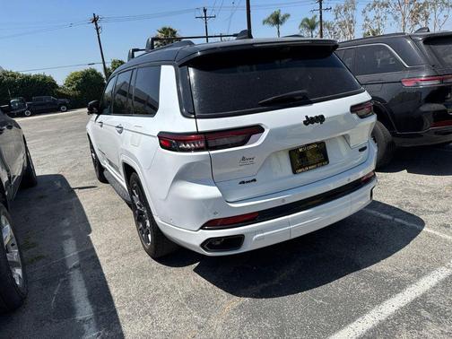 Bright White Clearcoat 2023 Jeep Grand Cherokee L Summit Reserve