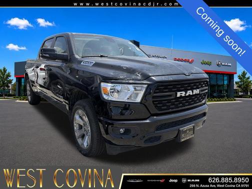 Diamond Black Crystal Pearlcoat 2024 RAM 1500 Big Horn/Lone Star