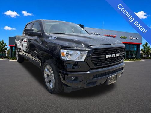 Diamond Black Crystal Pearlcoat 2024 RAM 1500 Big Horn/Lone Star