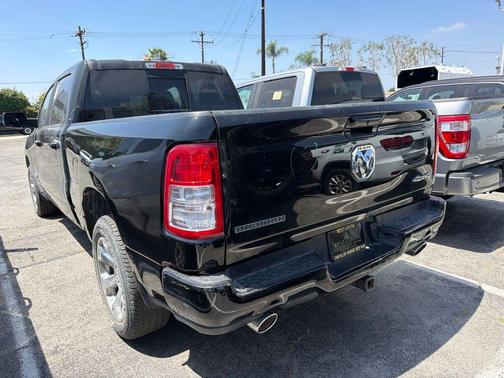 Diamond Black Crystal Pearlcoat 2024 RAM 1500 Big Horn/Lone Star