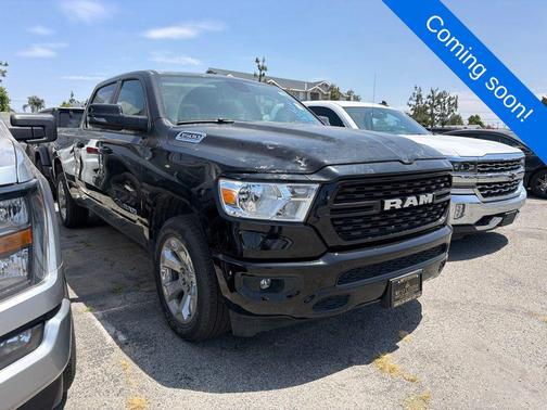 Diamond Black Crystal Pearlcoat 2024 RAM 1500 Big Horn/Lone Star
