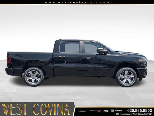 Diamond Black Crystal Pearlcoat 2026 RAM 1500 Express
