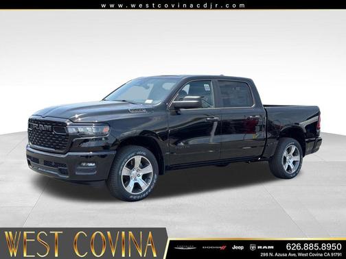 Diamond Black Crystal Pearlcoat 2026 RAM 1500 Express