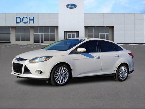 Photo 1 of 41 of 2014 Ford Focus Titanium