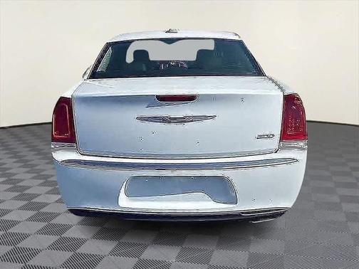 2017 Chrysler 300 Limited