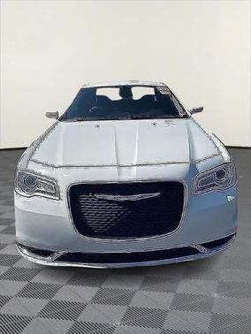 2017 Chrysler 300 Limited