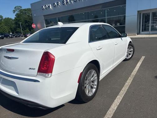 2017 Chrysler 300 Limited