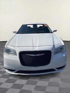 2017 Chrysler 300 Limited