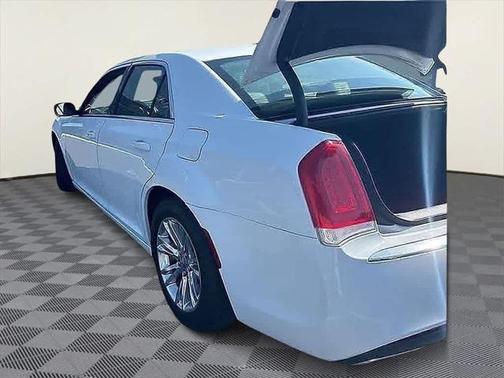 2017 Chrysler 300 Limited