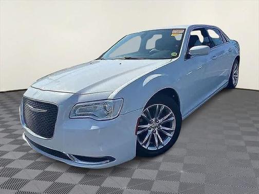 2017 Chrysler 300 Limited