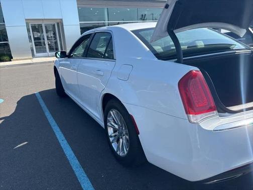 2017 Chrysler 300 Limited
