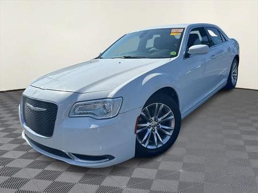 2017 Chrysler 300 Limited