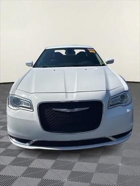 2017 Chrysler 300 Limited