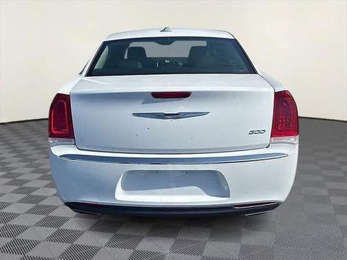 2017 Chrysler 300 Limited