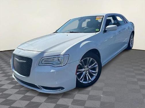 2017 Chrysler 300 Limited