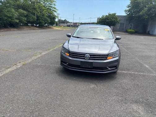 2018 Volkswagen Passat 2.0T SE