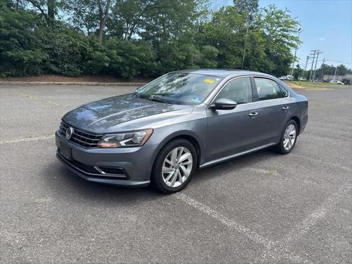 2018 Volkswagen Passat 2.0T SE