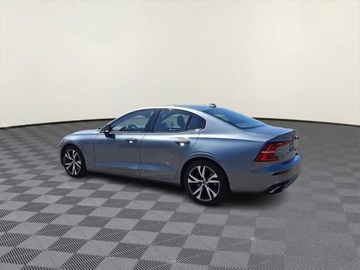 2019 Volvo S60 T6 R-Design