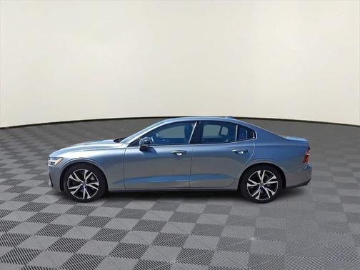 2019 Volvo S60 T6 R-Design