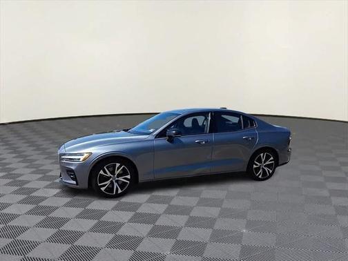 2019 Volvo S60 T6 R-Design