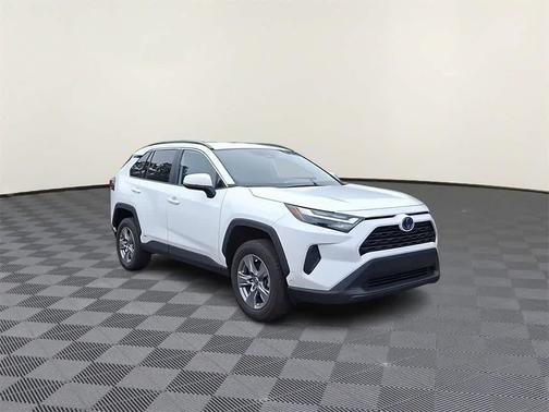 2022 Toyota RAV4 Hybrid XLE