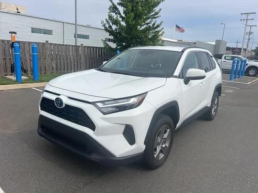 2022 Toyota RAV4 Hybrid XLE