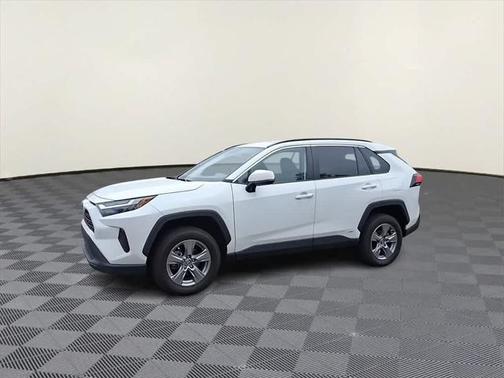 2022 Toyota RAV4 Hybrid XLE