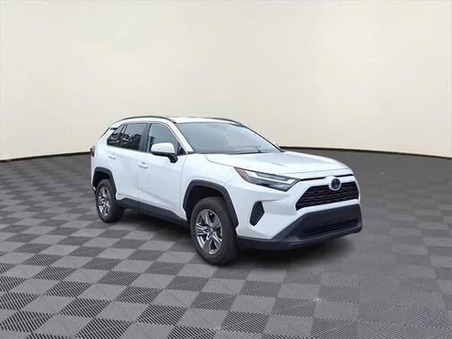 2022 Toyota RAV4 Hybrid XLE