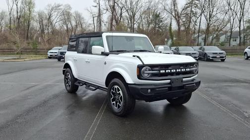 OXFORD WHITE 2024 Ford Bronco Outer Banks