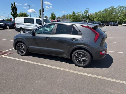 Interstellar Gray 2026 Kia Niro LX