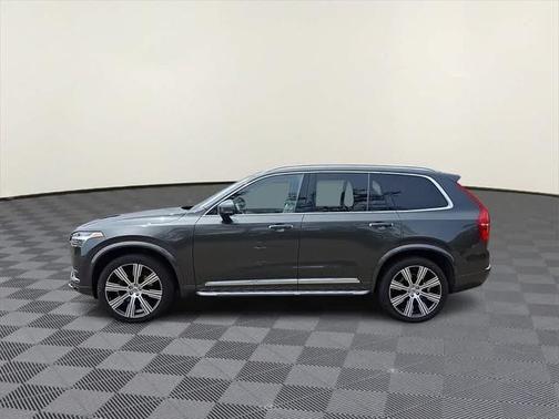 2022 Volvo XC90 T6 Inscription