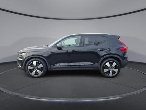 2020 Volvo XC40 T5 Momentum