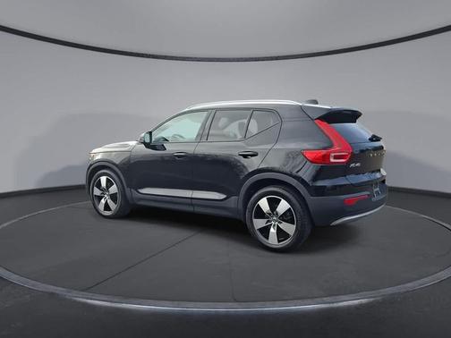 2020 Volvo XC40 T5 Momentum