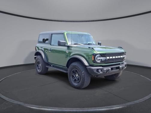ERUPTION GREEN METALLIC 2023 Ford Bronco Wildtrak