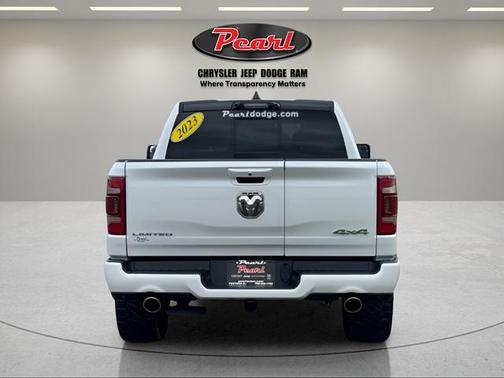 Ivory White Tri-Coat Pearlcoat 2023 RAM 1500 Limited