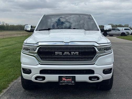 Ivory White Tri-Coat Pearlcoat 2023 RAM 1500 Limited