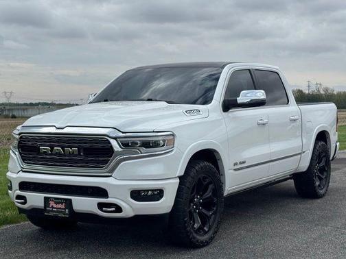Ivory White Tri-Coat Pearlcoat 2023 RAM 1500 Limited