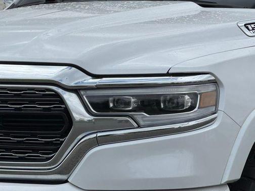 Ivory White Tri-Coat Pearlcoat 2023 RAM 1500 Limited