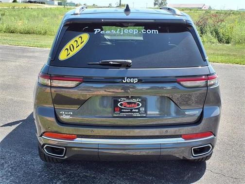 2022 Jeep Grand Cherokee Summit