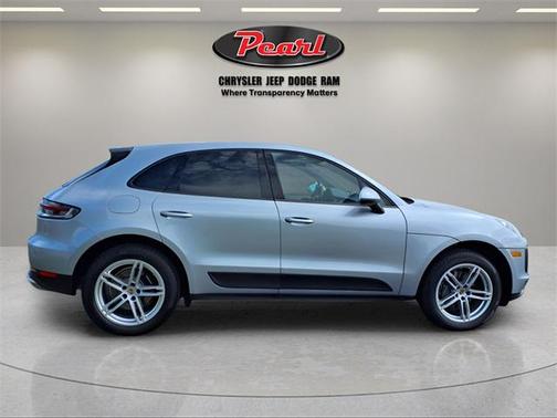 2021 Porsche Macan Base