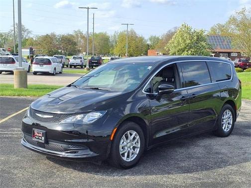 2025 Chrysler Voyager LX