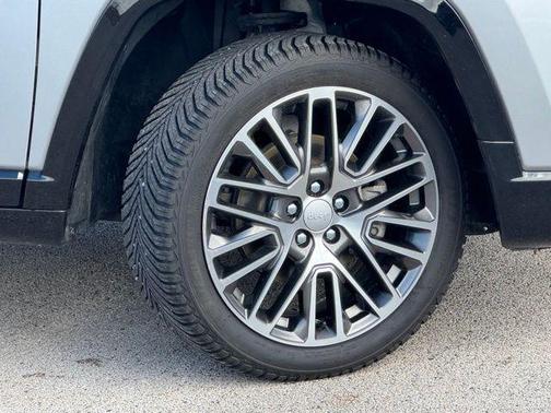 Billet Silver Metallic Clearcoat 2022 Jeep Compass Limited