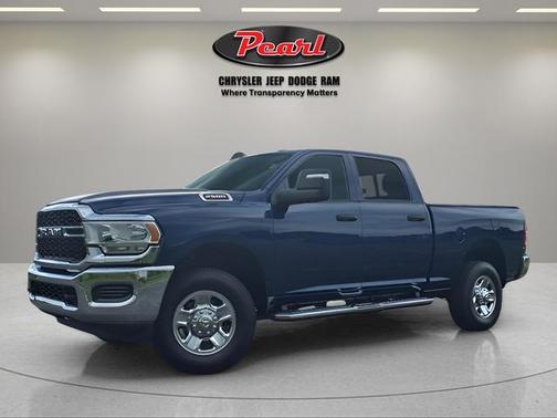 2024 RAM 2500 Tradesman Crew Cab 4x4 6'4' Box