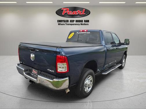 2024 RAM 2500 Tradesman Crew Cab 4x4 6'4' Box